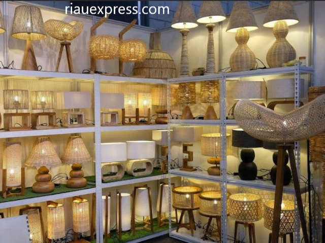 Pendapatan Pasar Furnitur